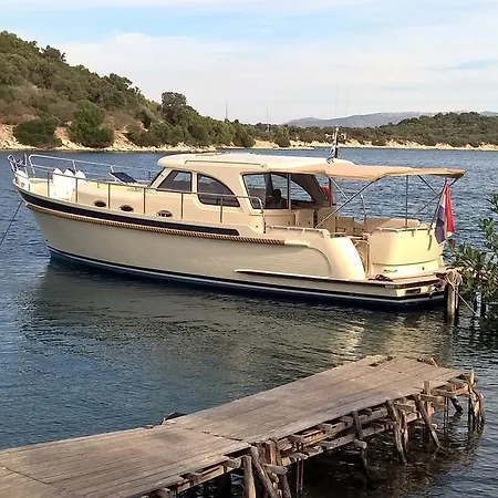 Occ Cruiser 40.1  Gouvia